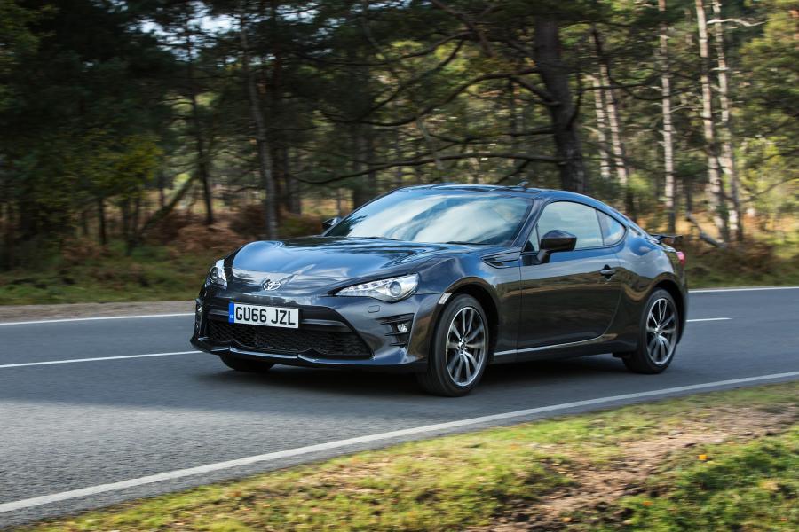  Toyota GT 86 2016 года  (UK) (фото 29 из 31)